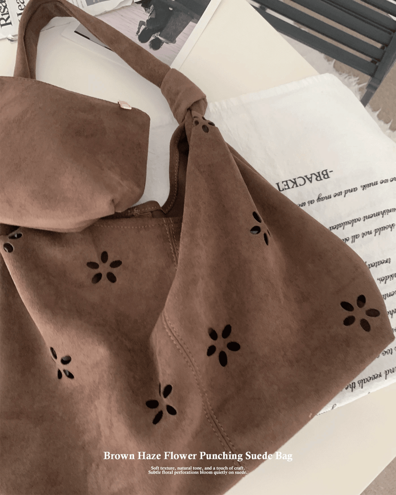 GUSTA（グスタ）の「Brown Haze Flower Punching Suede Twist Shoulder Bag (Brown)（Bags）」