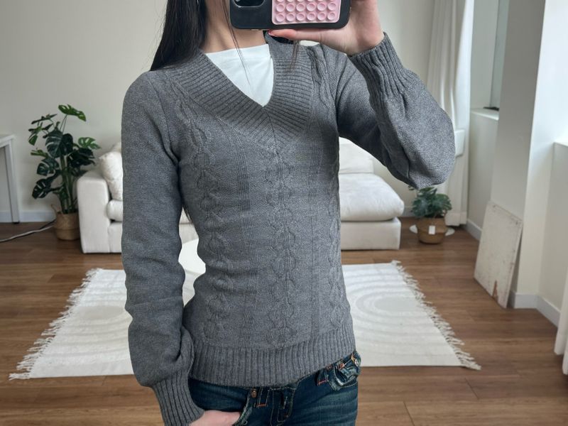 cable v neck knit