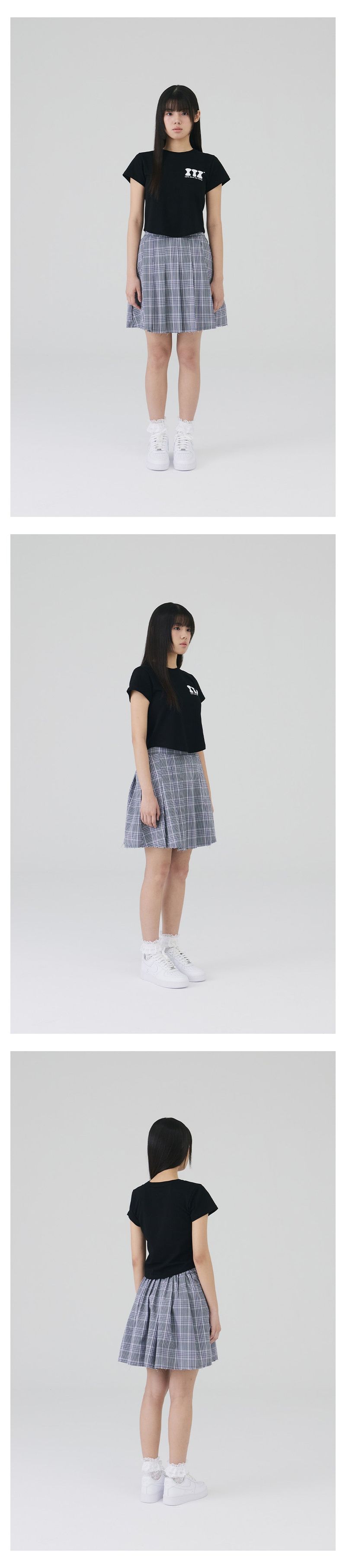ITZ MINI LOGO CROP T SHIRT - BLACK
