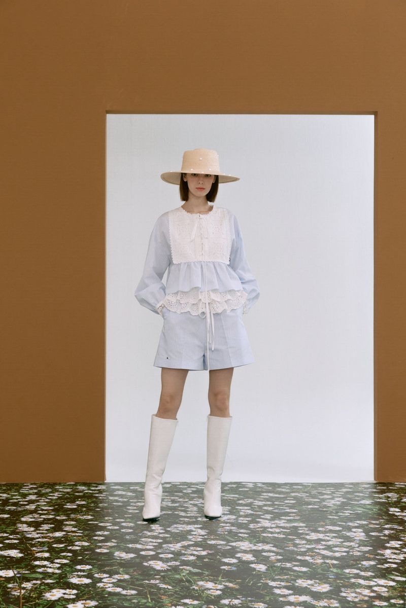 ROMANCHIC(ロマンシック)の「Cotton lace shirt(Tops)」