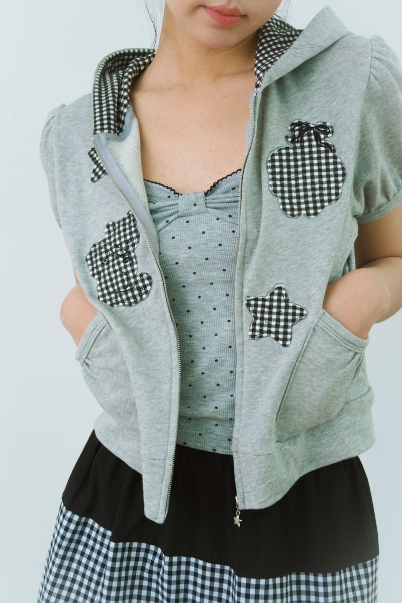 PURRING CHECK PATCH HOODIE 