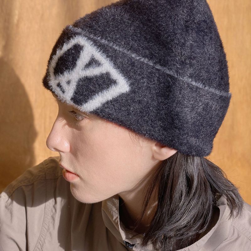 VA Square Jacquard Angora Beanie / Black