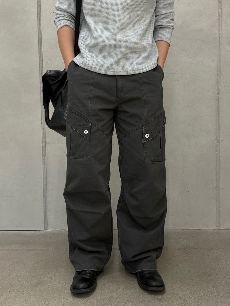 Deep garment pin dying cargo pants
