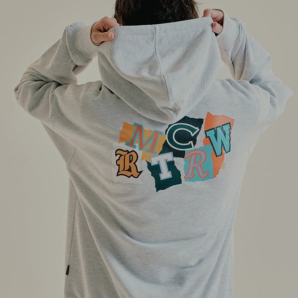 ROMANTIC CROWN（ロマンティッククラウン）の「OUT FONT LOGO HOODIE（Tops）」