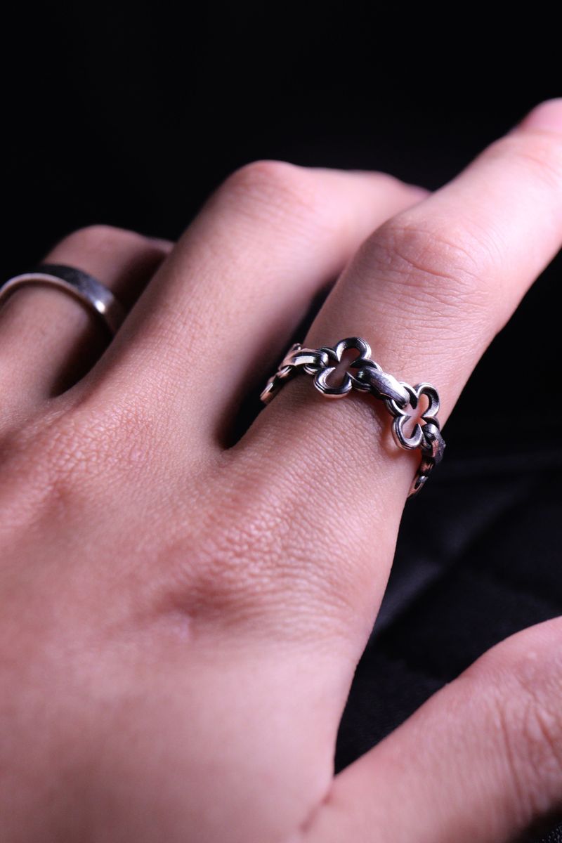 Mano Seoul（マノソウル）の「クローバーチェーンリング（アクセサリー）」