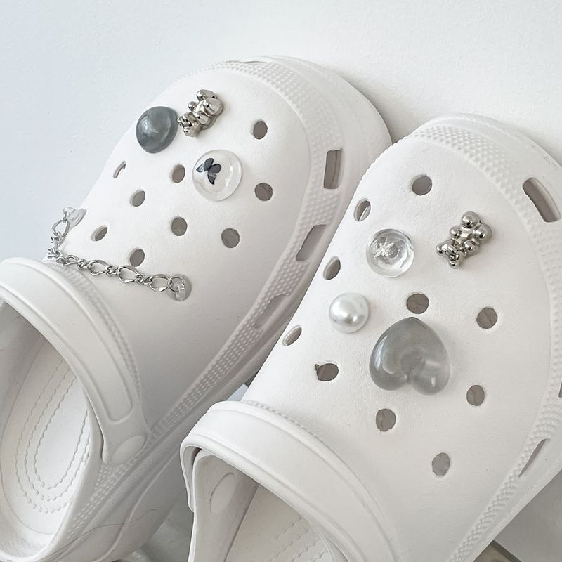 [made]space silver resin shoes charm set 
