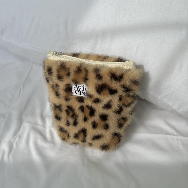 classic pouch_fur leopard