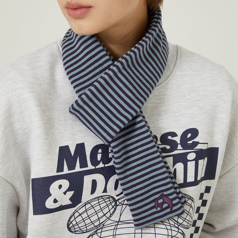 Dolphin embroidery stripe muffler