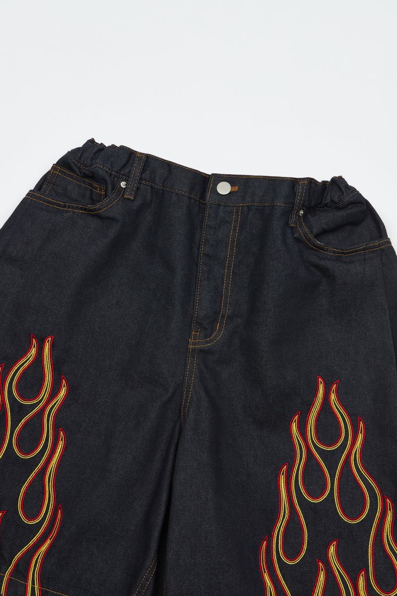 VENTIQUE Flame embroidery Bermuda Shorts 2color