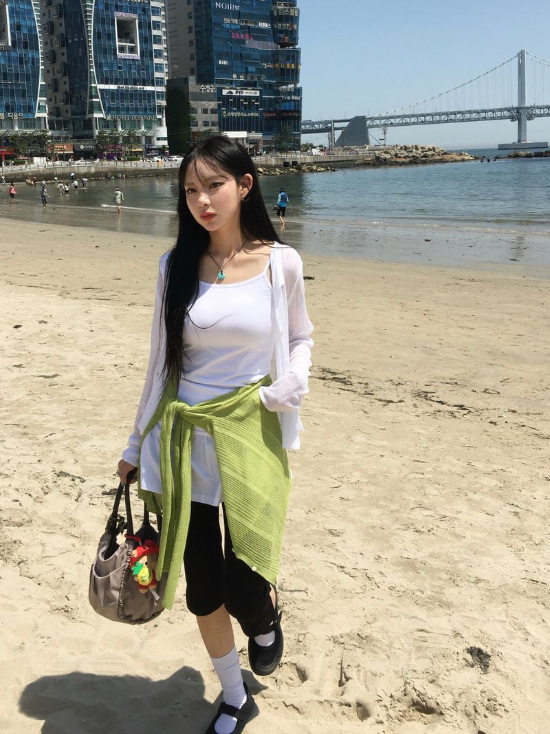 Leaf Slit Capri Pants (1c)