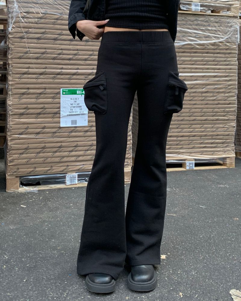 Pocket boots cut pants