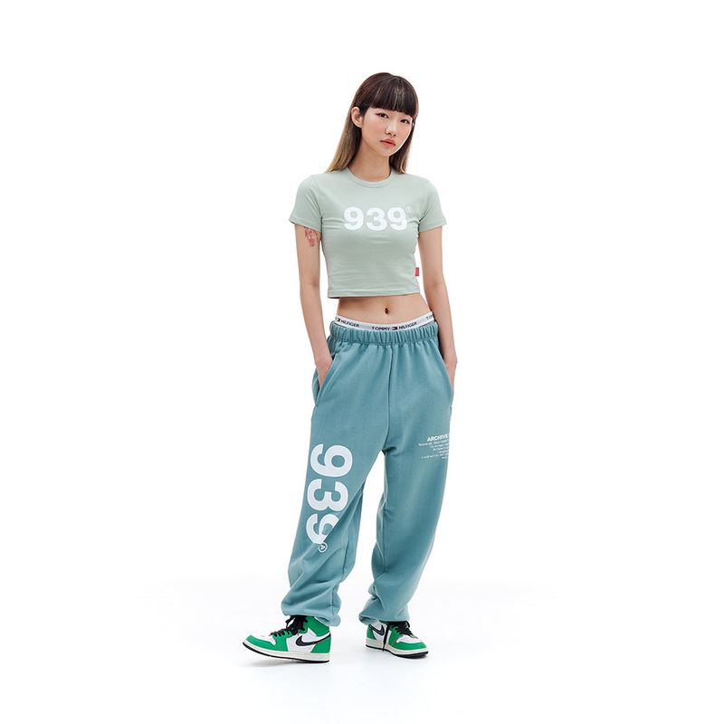 939 LOGO CROP TOP (PALE SAGE)