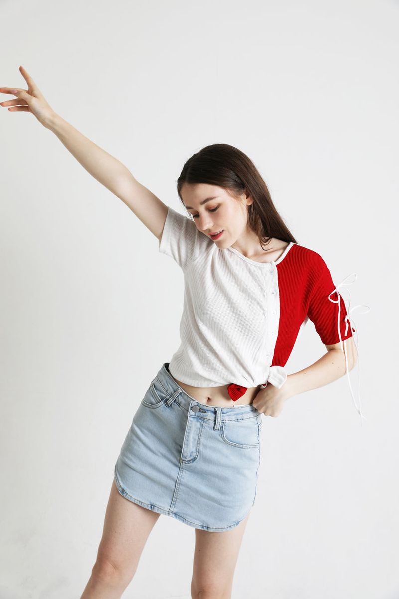 Slit Ribbon Half-Sleeve T-shirt Red