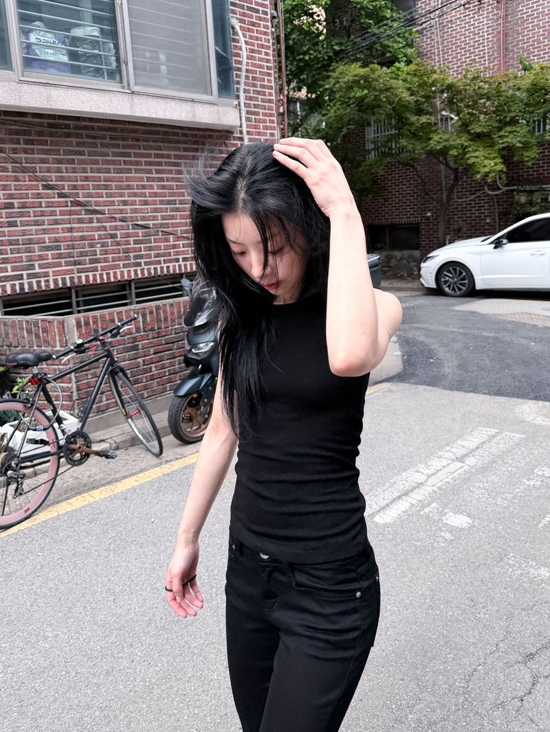  BACK OPEN STRAP SLEEVELESS