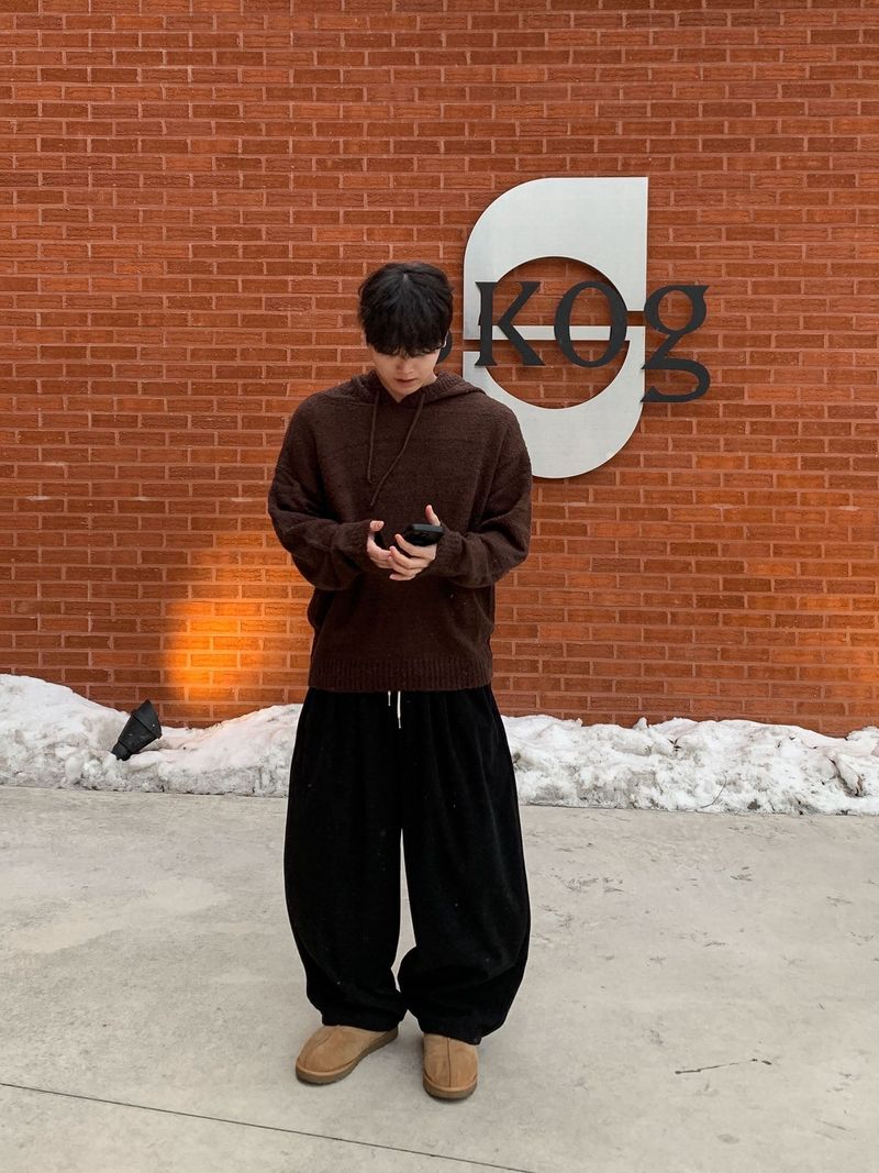 Corduroy two-tuck balloon wide pants