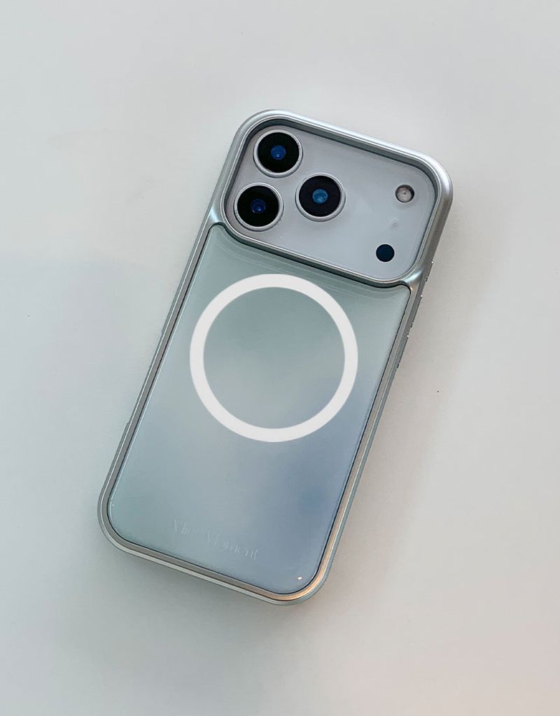 Mint Moment（ミントモーメント）の「[MADE] ミスティオリーブ シルバー エポキシ MagSafeバンパー iPhoneケース（Smartphone Accessories）」