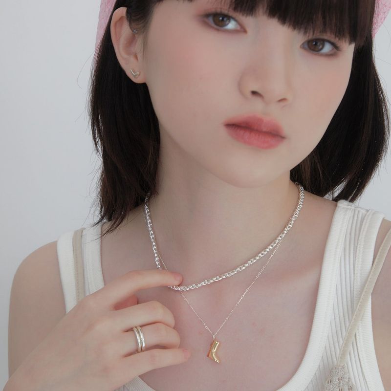 petite point curve ring