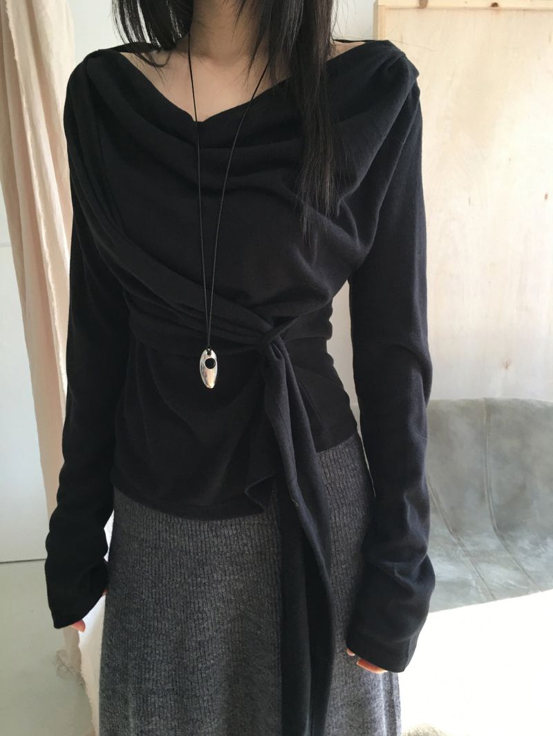 nobiyaka（ノビヤカ）の「クロスストラップドレープT（トップス）」