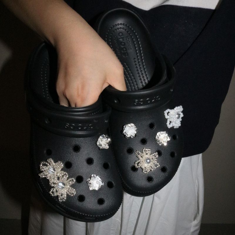 【MADE】rich flower shoe charm (white, 1pcs)