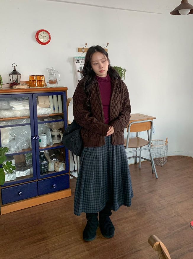Dimtro Cable Hood Knit Cardigan