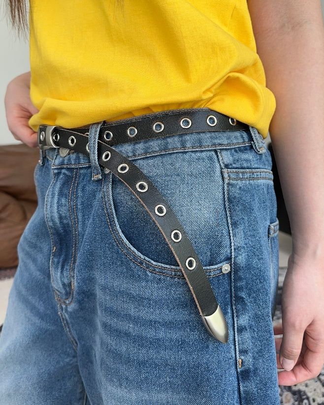 Ratton Crack Long Eyelet Leather Belt