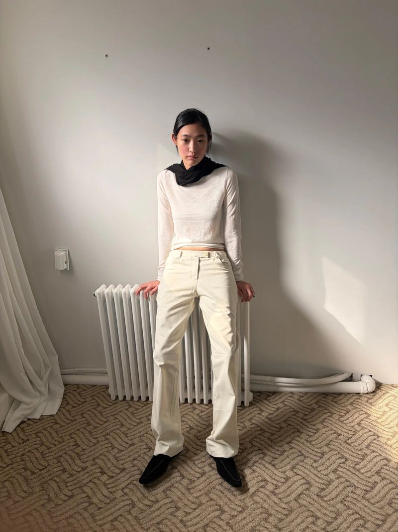 slim v-neck knit top