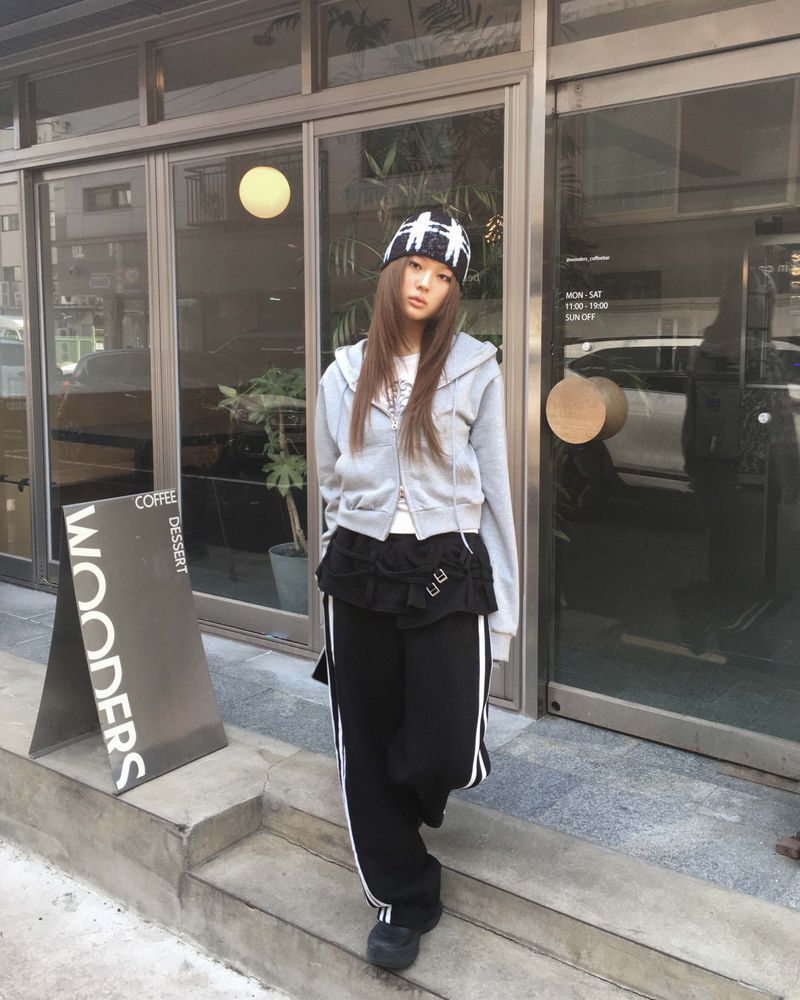 Powder crop hood jumper
