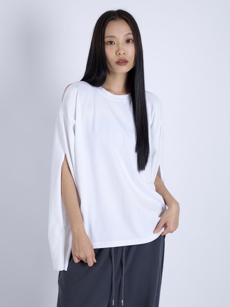 vadefy(ベイディフィー)の「Cutout Long Sleeve Top, White(Tops)」