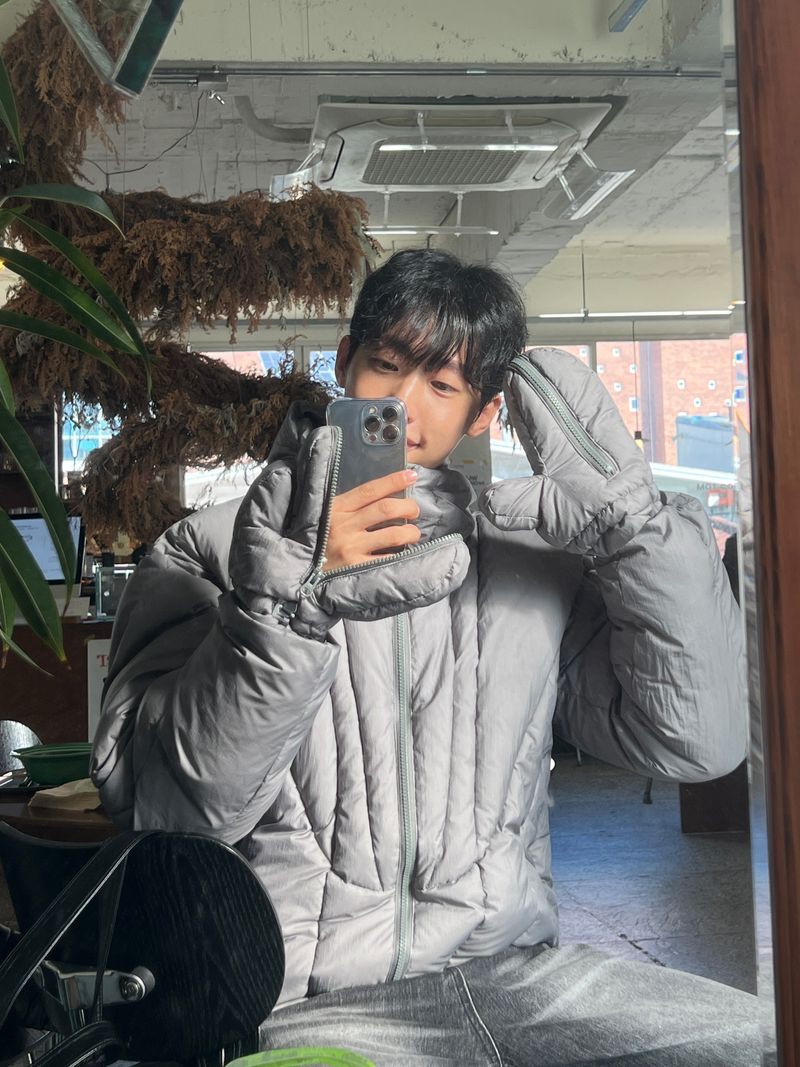 ESOO(イス)の「Winter Glove-Hood Puffer Jacket (3 Colors)(Jackets/Outerwear)」