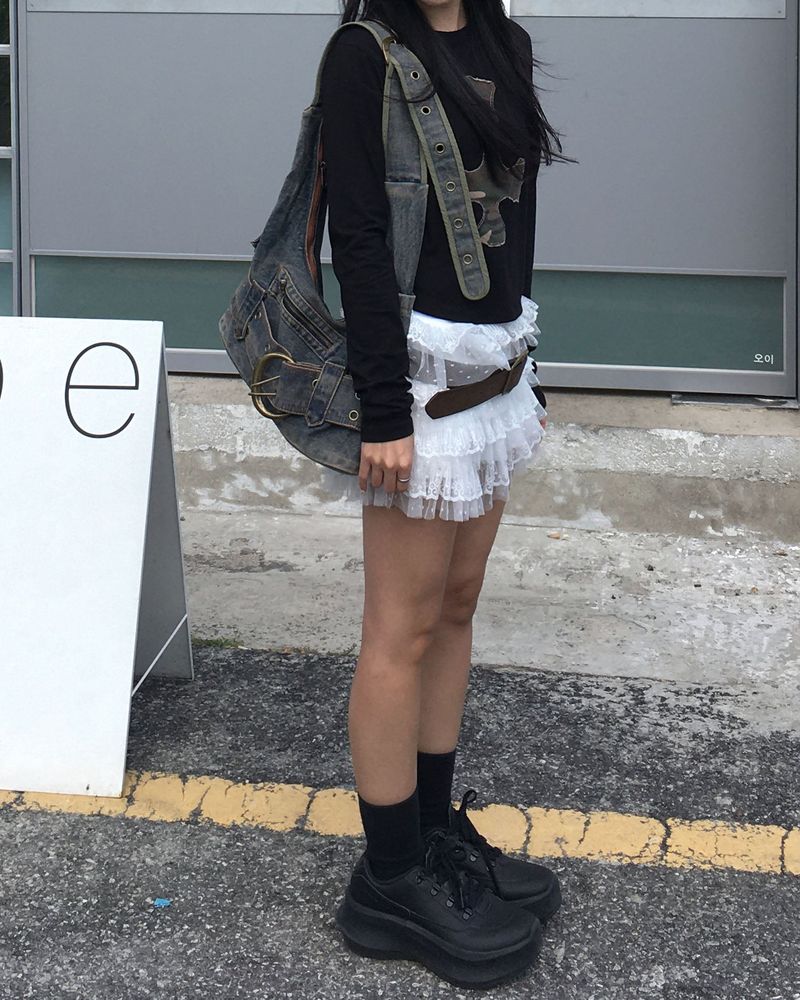 Vanilla lace shorts