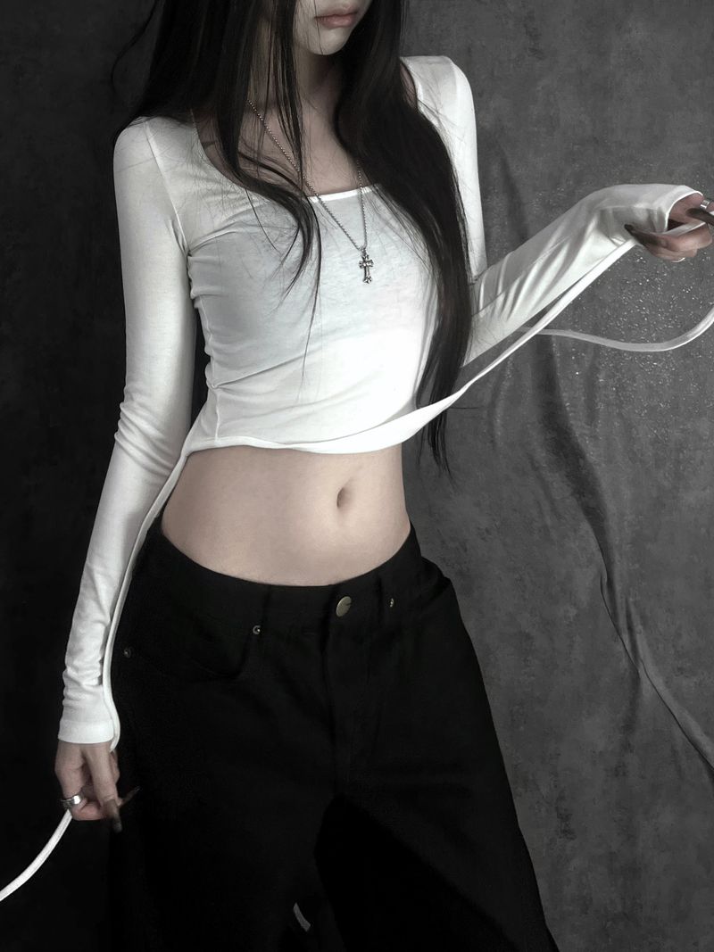 URBAN UNIQUE(アーバンユニーク)の「coin multi-strap crop T (2color)(Tops)」