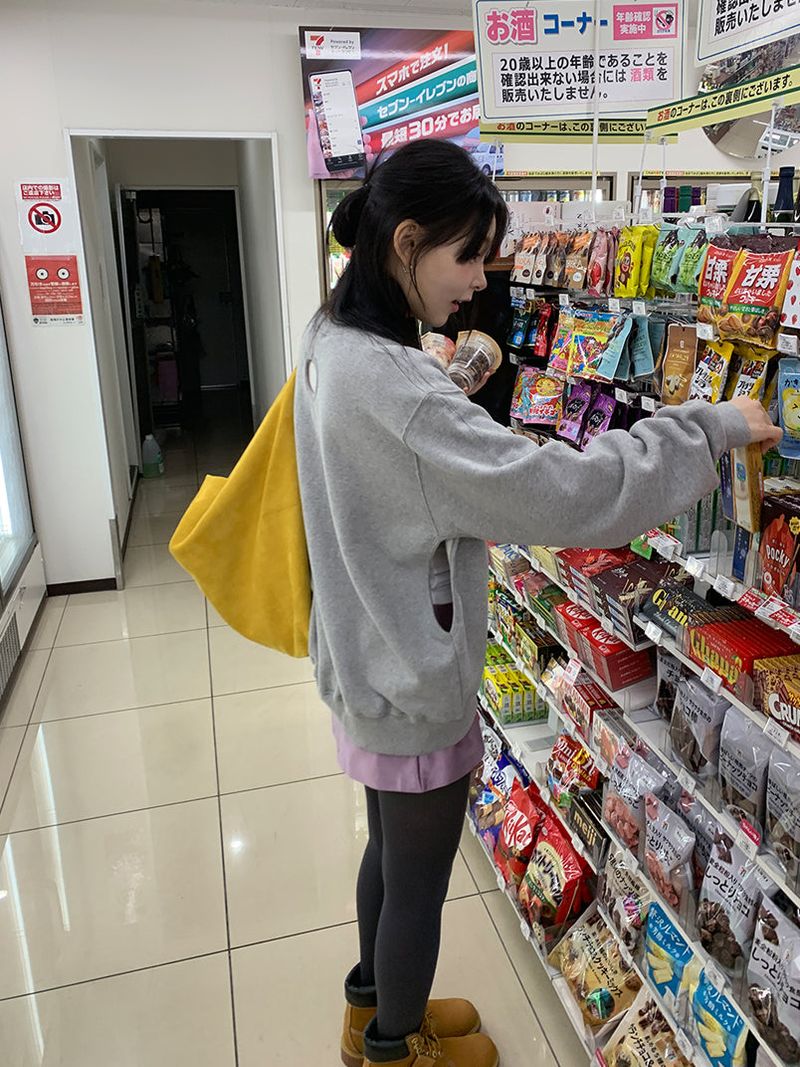CIRCLE HOLE SWEAT SHIRT (3C)