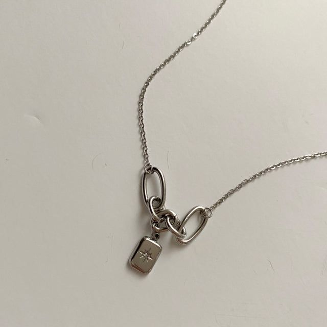bne Shinestar Square Unique Chain Necklace