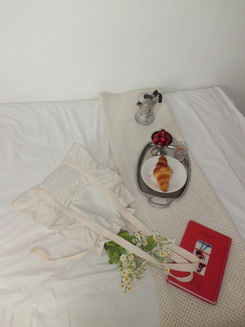 Ruffle drawstring bag_ivory