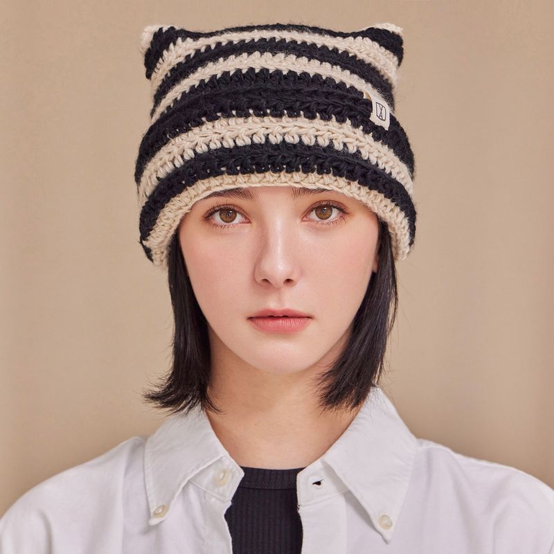 VARZAR（バザール）の「Square Label Stripe Crochet Beanie / Black（Hats）」