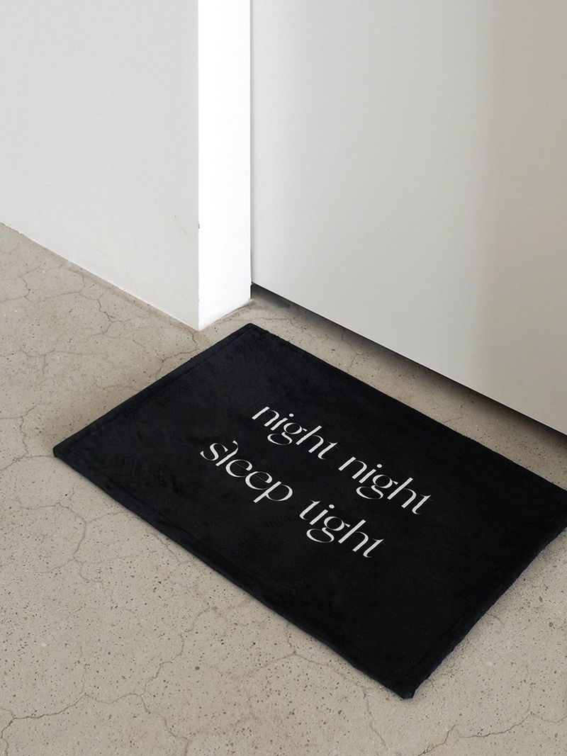 night night mini rug - black
