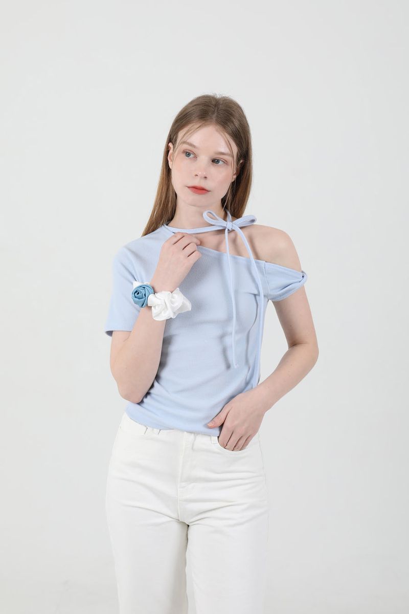 cattline(カトリーヌ)の「Off Shoulder Twist Half-Sleeve T-shirt Sky Blue(Tops)」