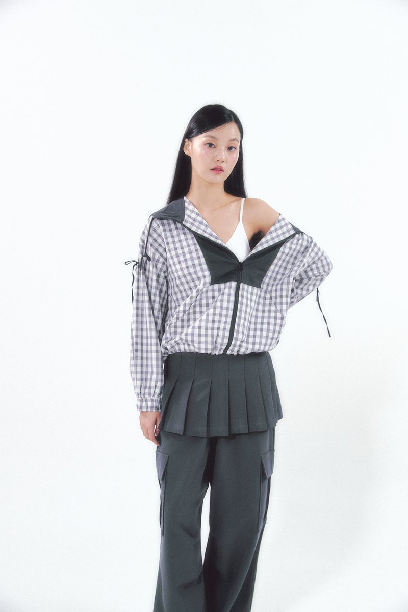 Check Ribbon Wind Breaker Black