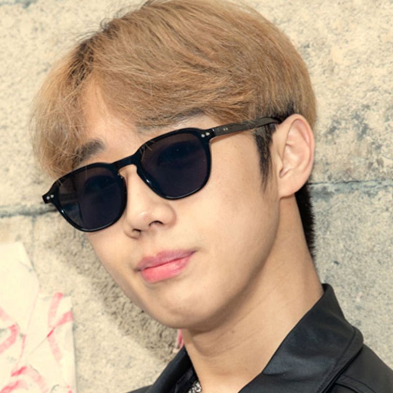 Wooran Black / Black UV Lens