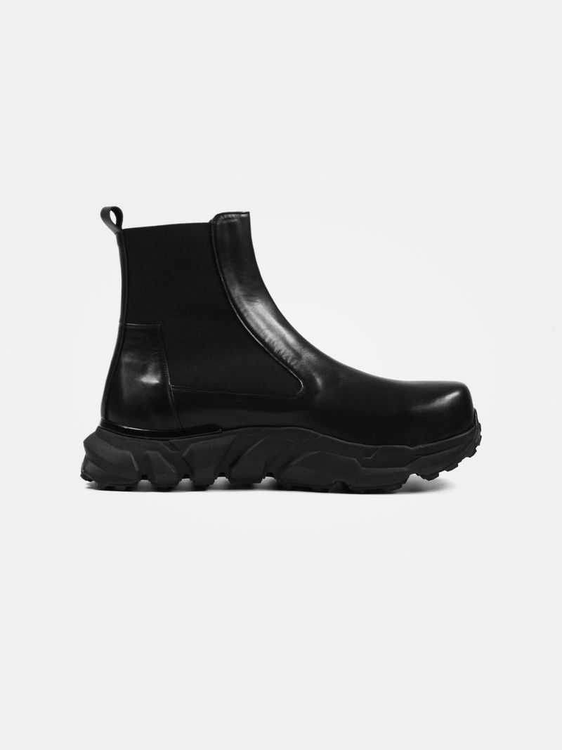 【MADE】UX, Black
