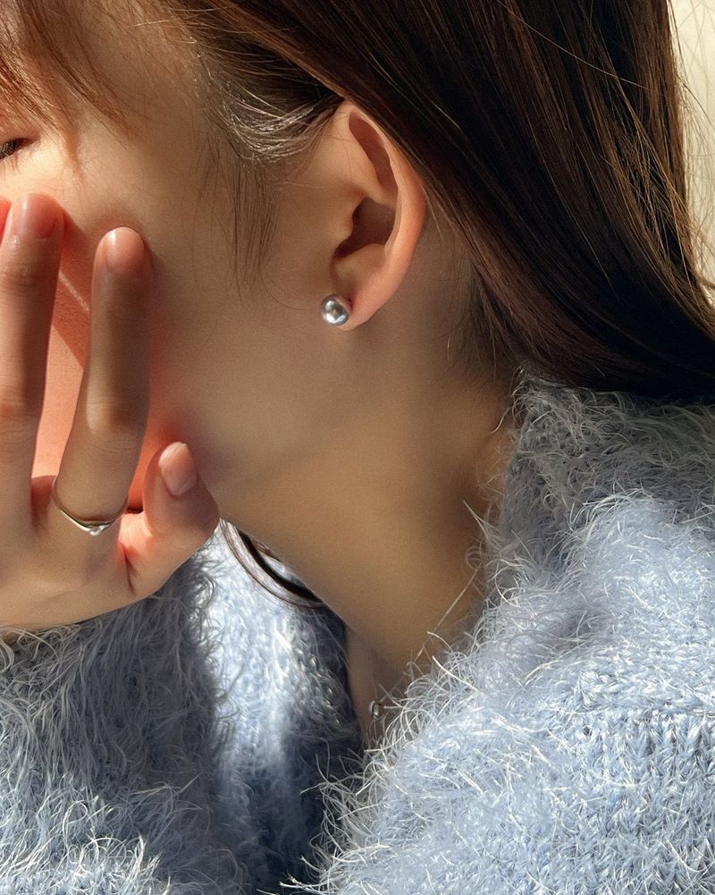 mattoi（マットゥア）の「エンジェルパールピアス (シルバー)（アクセサリー）」