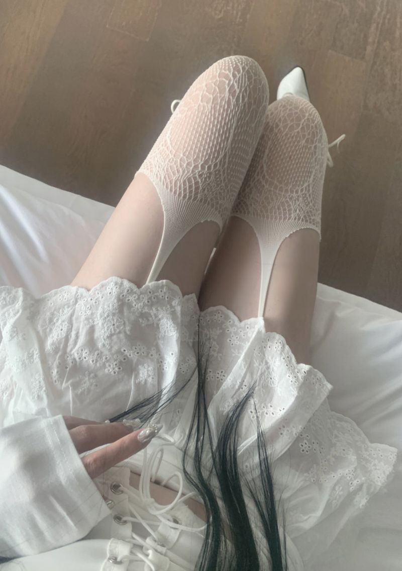 Hansel lace punching skirt