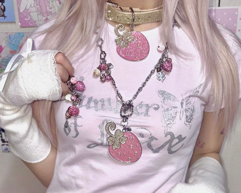 myorang（ミョラン）の「[pre-order]ストロベリースパークリングチョーカー（アクセサリー）」