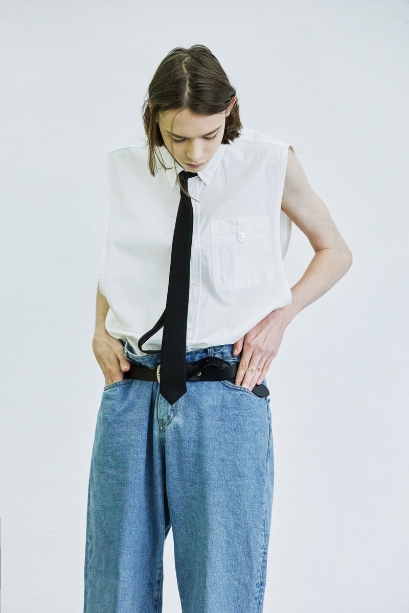 sleeveless nylon shirt white