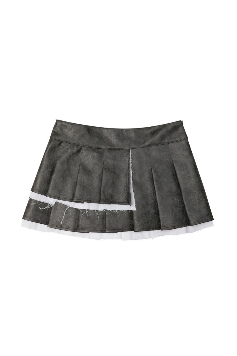 LEATHER BUCKLE PLEATED SKIRT BLACK
