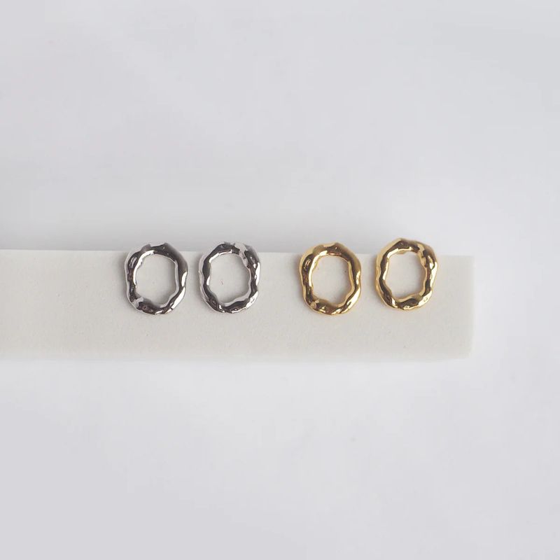éclater（エクラテ）の「Hermine Irregular Hoop Earrings（Accessories）」