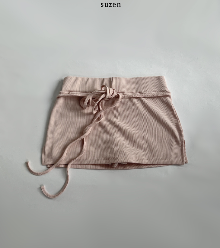 Lilia Strap Low-Waist Skirt (pink)