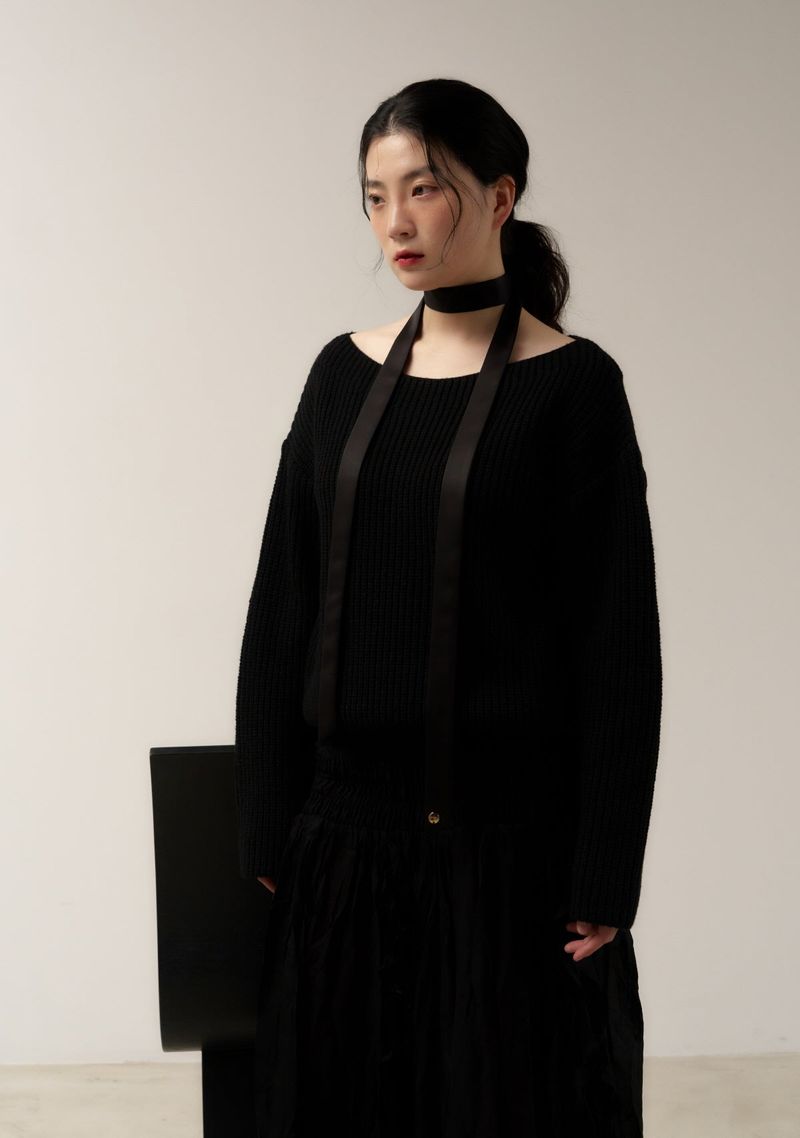 long satin scarf - black