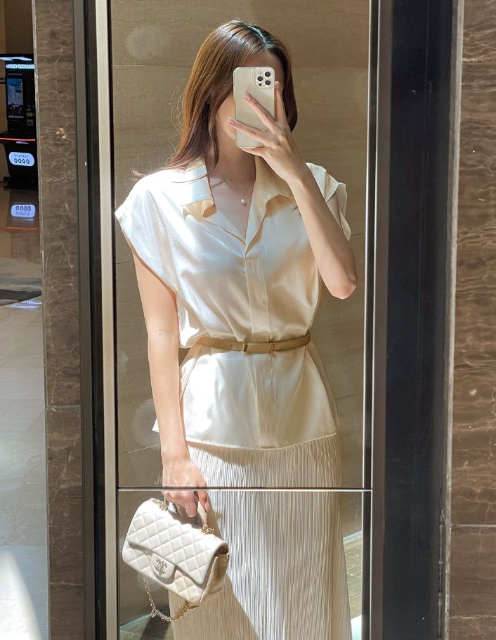 iam mari（アイアム マリ）の「Roan Open Collar Cap Sleeve Blouse（Tops）」
