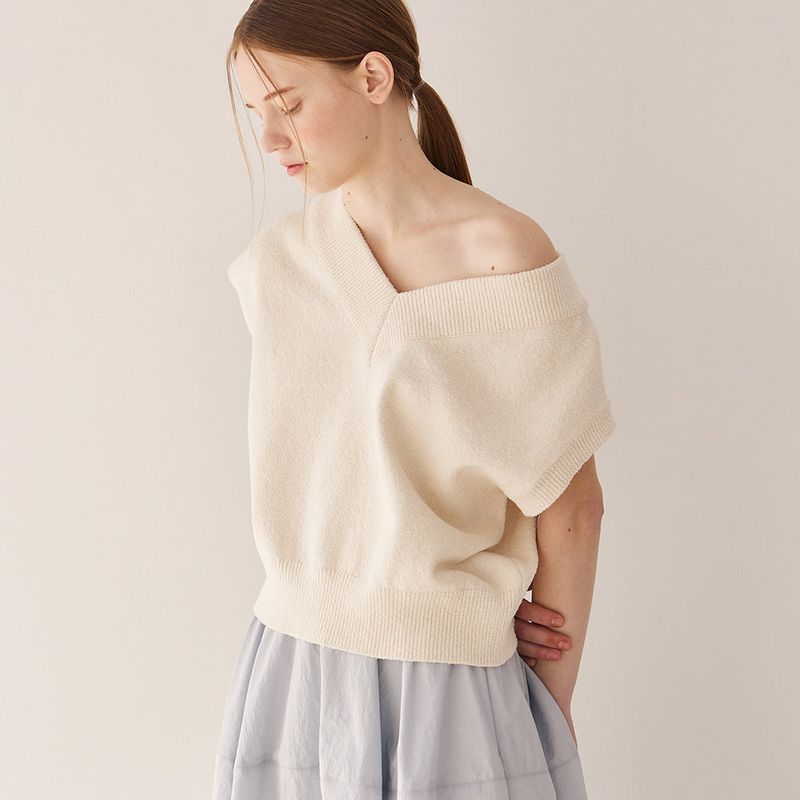 Crumble v-neck vest_cream
